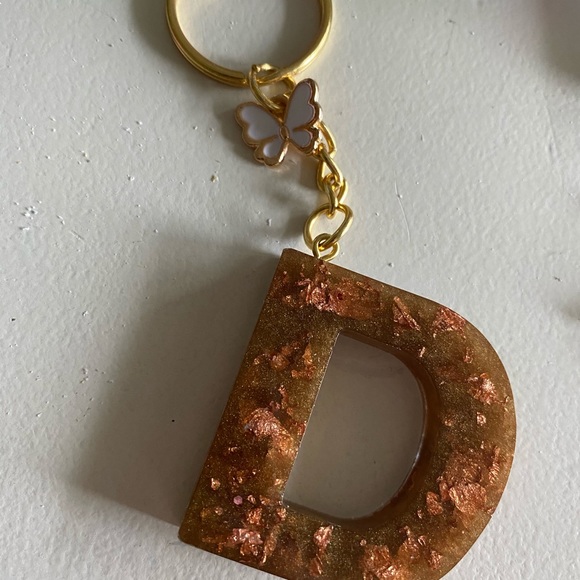 Resin Initial keychains ! - Picture 7 of 13
